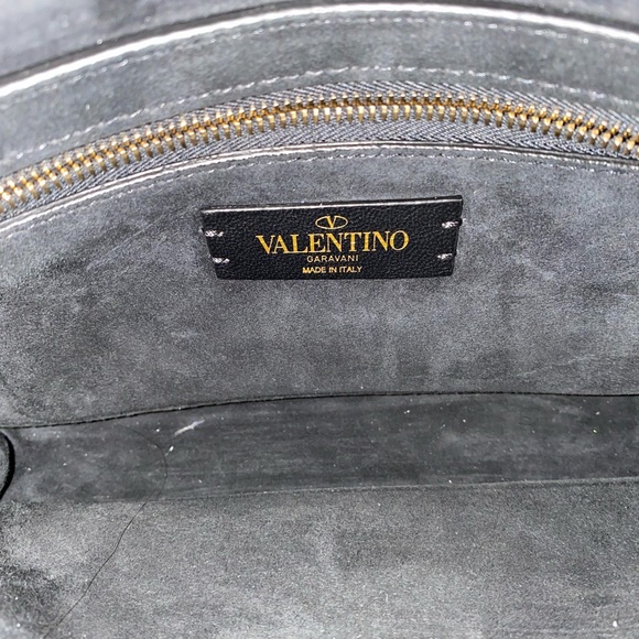 VALENTINO GARAVANI Medium Roman Stud Cashmere Shoulder Bag $3,150 - Picture 8 of 8